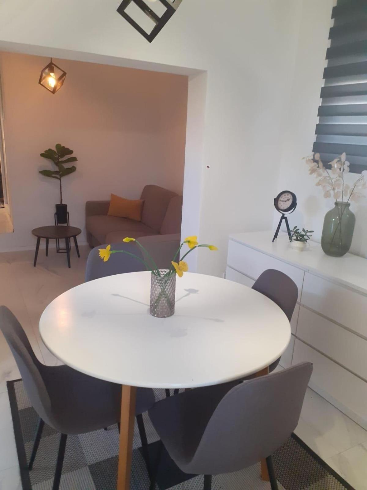Apartments By The Sea Brist, Makarska - 11039 Ngoại thất bức ảnh